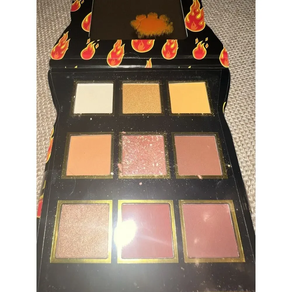 NEW Cheetos Flamin' Hot Eyeshadow Palette Makeup Eye Shadow